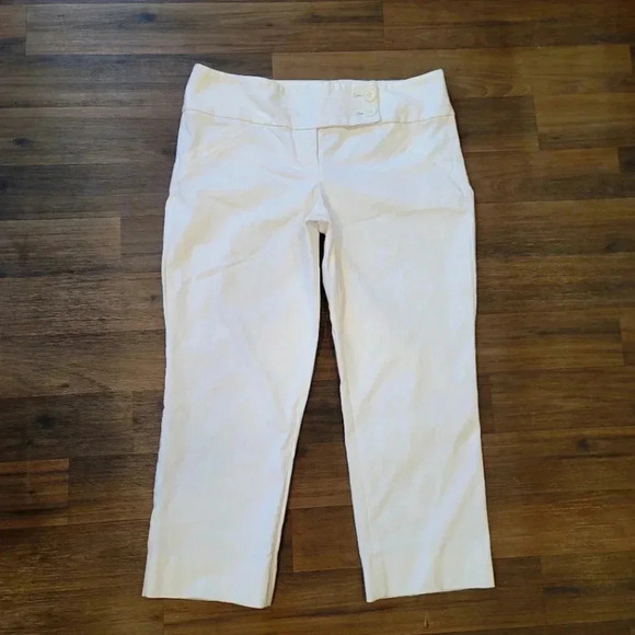 The Limited Exact Stretch Women Solid Straight Leg Pocket White Khaki Capri 4 - Picture 1 of 9